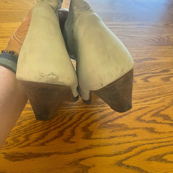 Dingo Leather Cowgirl Boots, White with Starburst Pattern, Size 8 - Picture 6 of 11